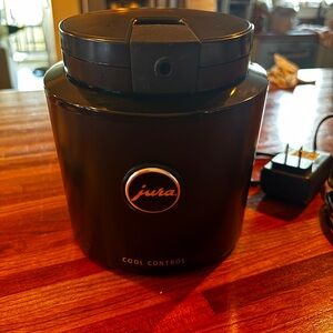 Black Cool Control Milk Cooler